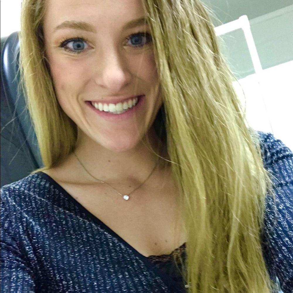 Meet your Posher, Courtney